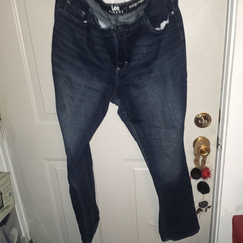 Lee Jean's Women's Riders Mid Rise Straight Leg Jeans Size 20M